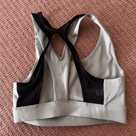 Salomon Light green Sports Bra - Picture 2 of 2